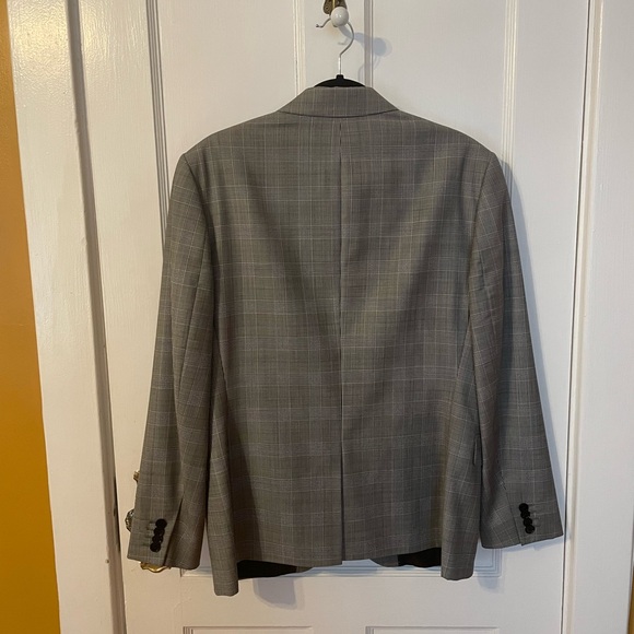 EXPRESS lightweight check wool suit. Jacket 40 short. Pants 31x32. - Picture 5 of 8
